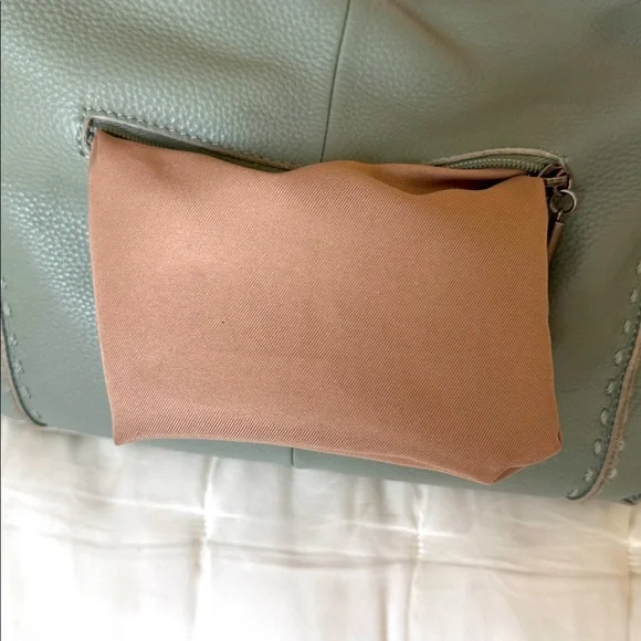 The sak Meadow Pebbled Leather Bag with Adjustable Saddle Leather Shoulder Strap - Picture 3 of 8